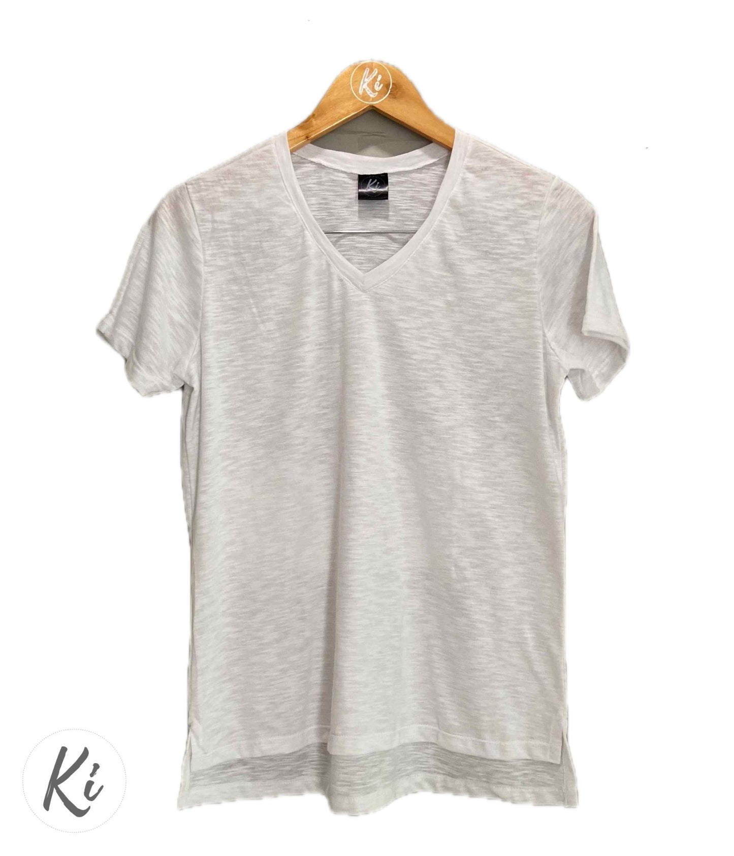 Camiseta Gola V feminina em PET reciclado Branca (PET V2)