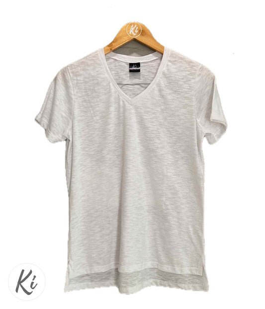 Camiseta Gola V feminina em PET reciclado Branca (PET V2)