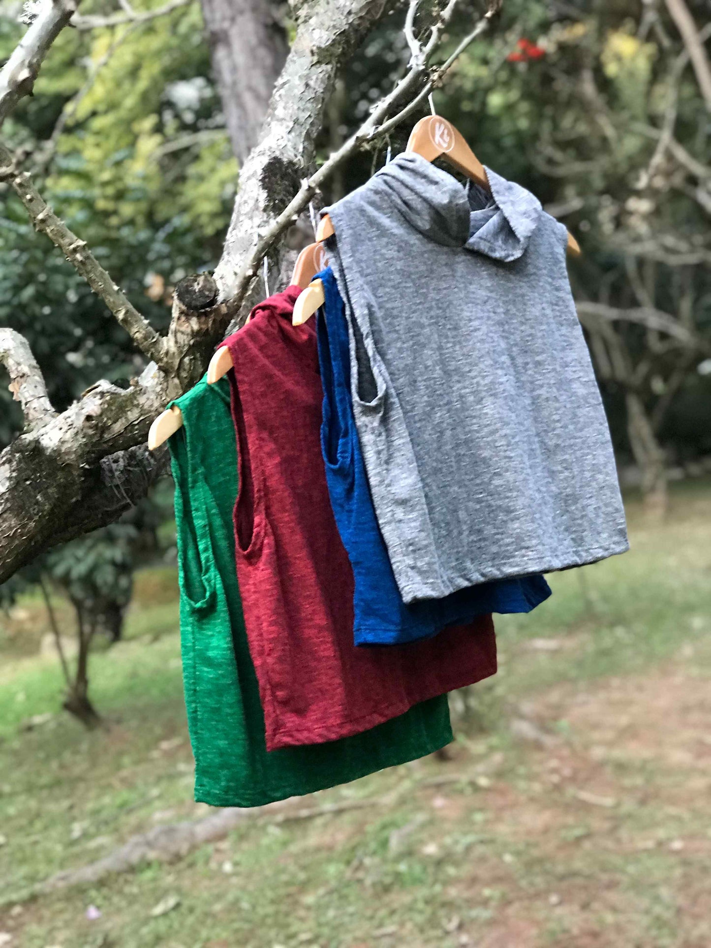 Cropped com capuz em PET reciclado Cinza