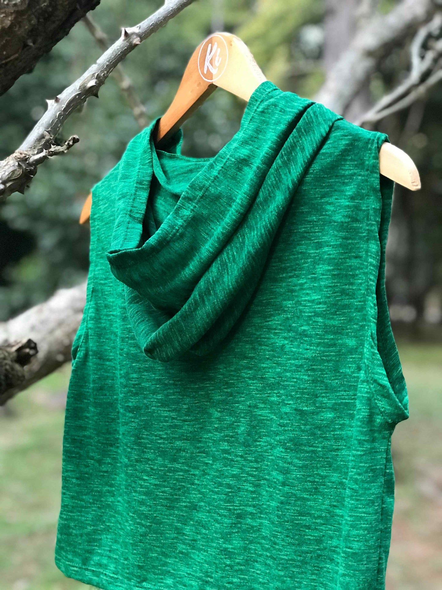 Cropped com capuz em PET reciclado Verde