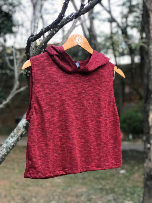 Cropped com capuz em PET reciclado Vermelha
