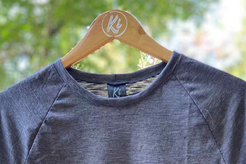 Camiseta Raglan em PET reciclado Grafite